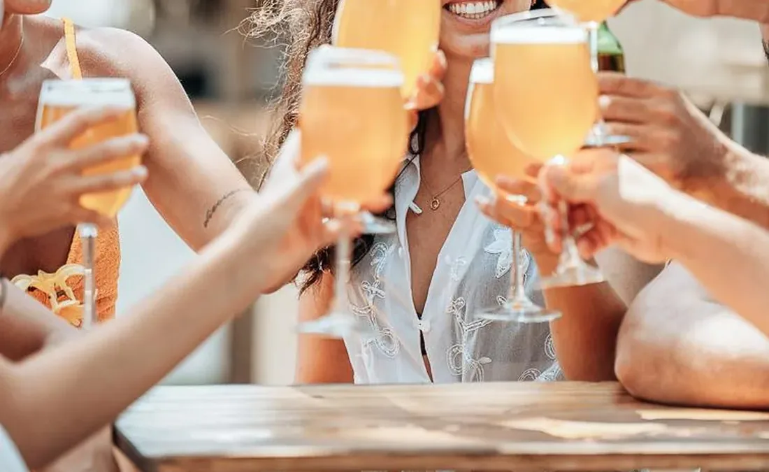 Brindis en la terraza